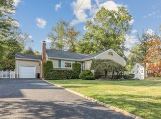 5 Springbrook Rd, Livingston, NJ 07039