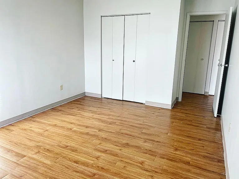 1080 Andrews St — Photo 7