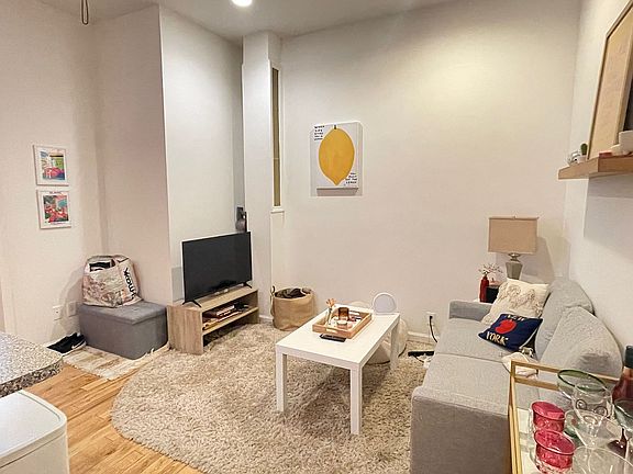 3rd image of 307 E 6th St APT 3b