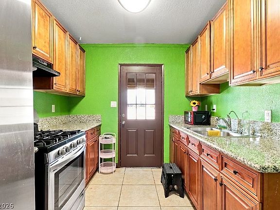 5th image of 304 N Minnesota St