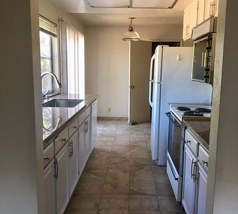 2nd image of 751 Lynxwood Ct