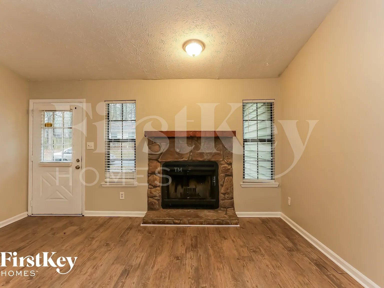 3 bed, 2.0 bath, 1248 sqft, $1,855 — Photo 3