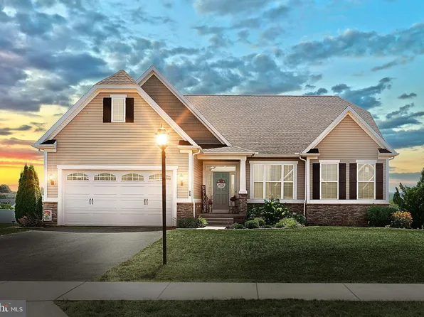 24 Alabaster Run, Hanover, PA 17331