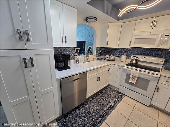 3rd image of 4123 Vantage Cir