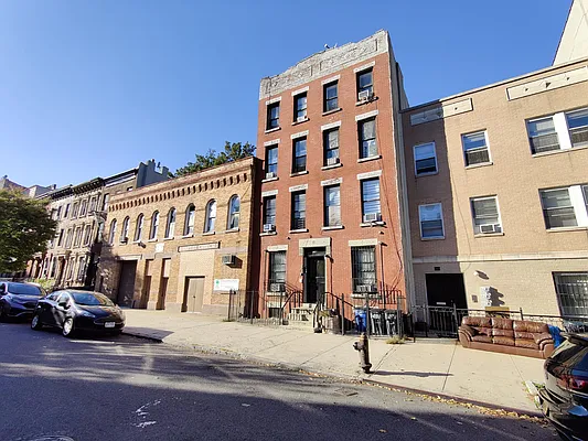 Rented by Signature Property Realty | media 1