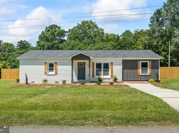 329 Oak Dr, Social Circle, GA 30025