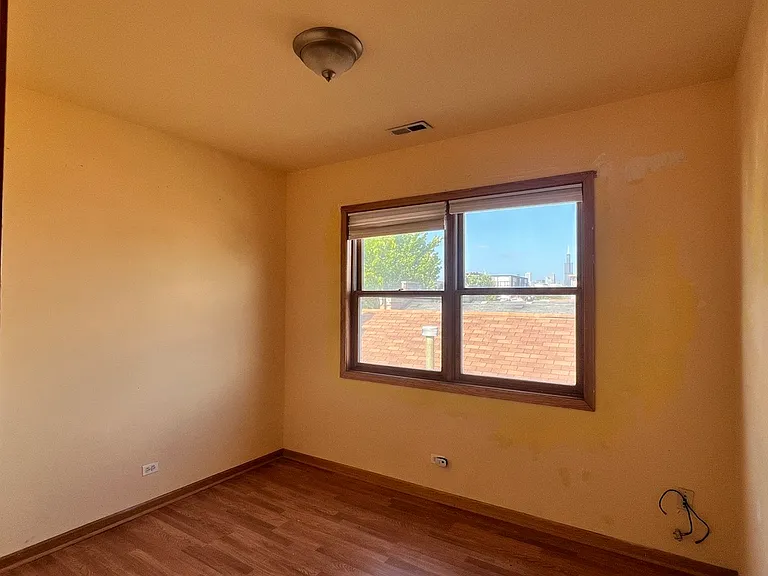 2445 W Polk St #3 — Photo 9