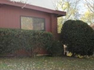 8905 Cloverhill Rd, Little Rock, AR 72205