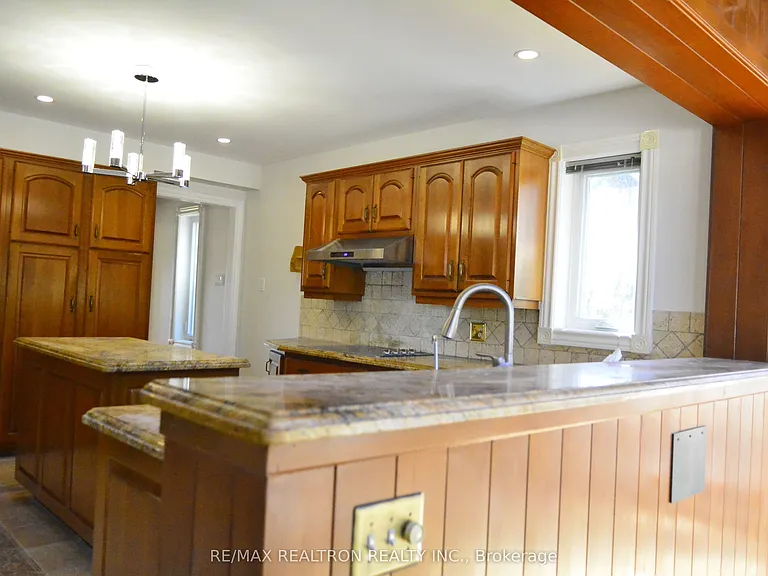 1998 Green Ln E — Photo 15