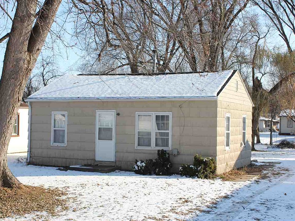 1st image of 749 Fox Ave