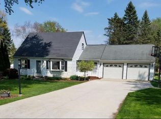 1300 Garvens Ave, Brookfield, WI 53005