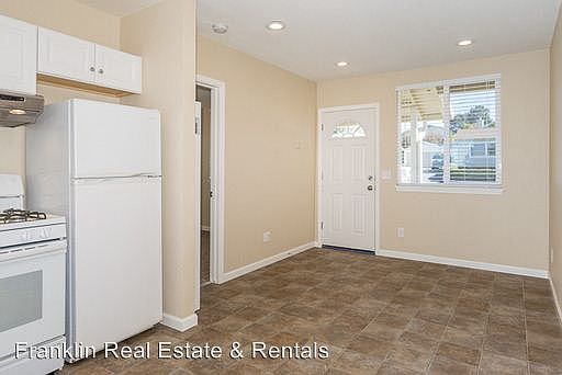 2nd image of 561 Estero Ave