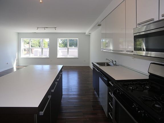4th image of 1544 W Glenlake Ave #Twoh
