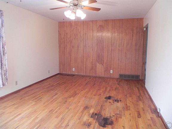 5th image of 2404 W Central Ave