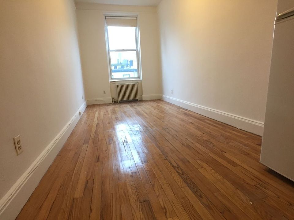 1st image of 335 W 19th St APT D10
