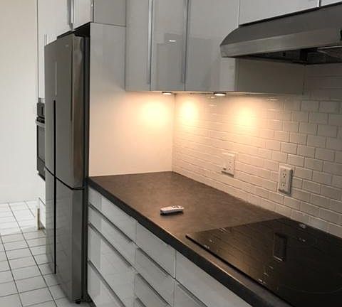 2nd image of 109 N Market St Floor 1