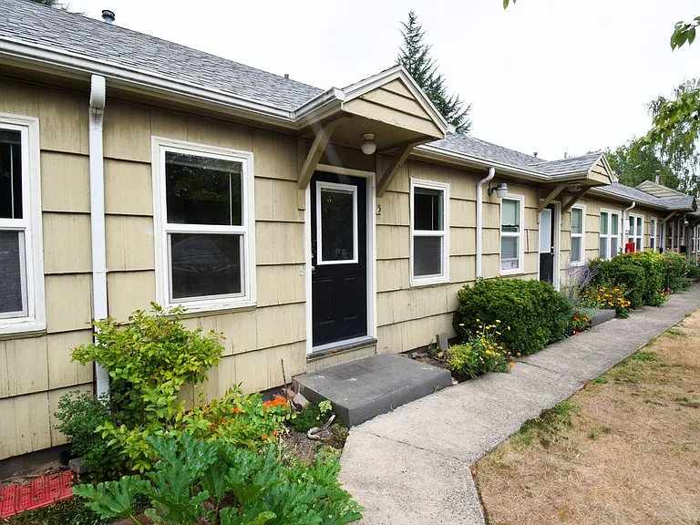 6615 SW Canyon Ln #1-7 — Photo 1
