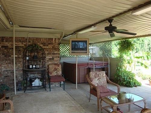 3rd image of 11 Lauren Ln