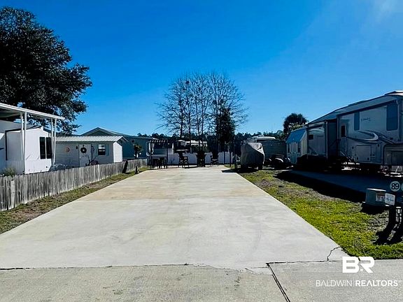 2nd image of 4214 Azalea St