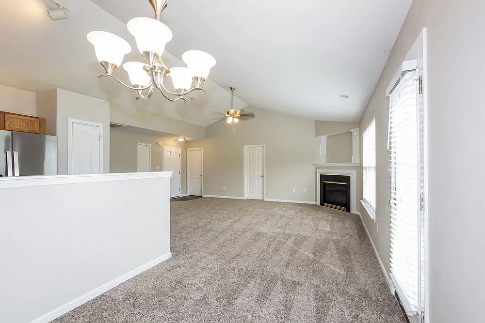 3 bed, 2.0 bath, 1234 sqft, $2,590 — Photo 4