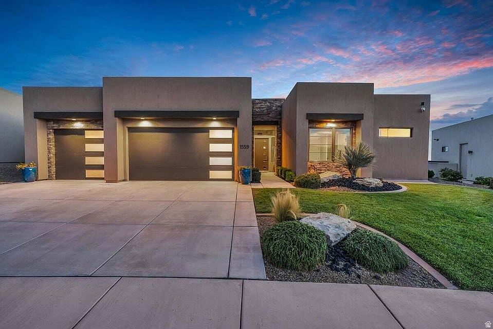 1st image of 1559 W Firepit Dr