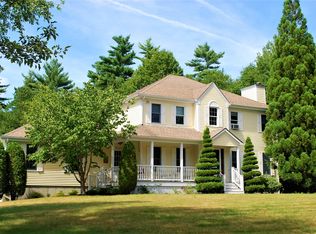 12 Laura Ln, Mattapoisett, MA 02739