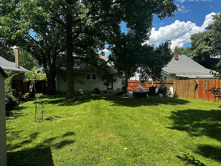 116 Suburban Ct — Photo 17