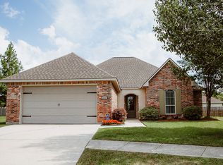 4088 Water Oak Dr, Zachary, LA 70791