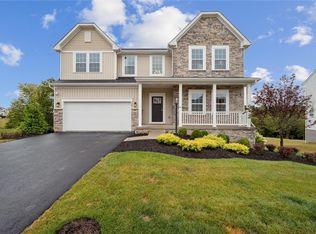 105 Mesa Dr, Coraopolis, PA 15108