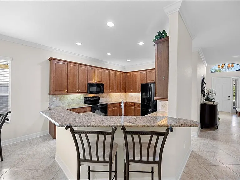 6542 Marbella Dr — Photo 13