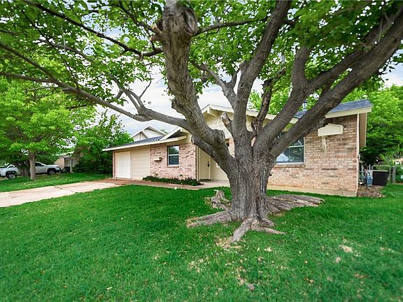 2nd image of 1505 Harvest Hill Ln
