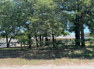 150 Briar Oaks Dr, Azle, TX 76020