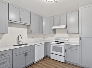 1120 Lance Dr #1120F, Santa Rosa, CA 95401