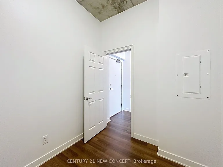 210 Simcoe St #1909 — Photo 8