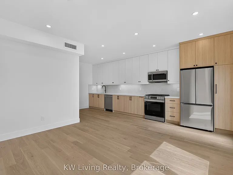 484 Westmount Ave — Photo 12