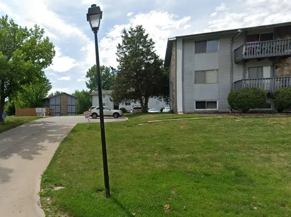 1722 Gascony Parc Dr, Lake Saint Louis, MO 63367