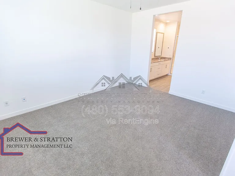 2226 E Kelly Dr — Photo 17