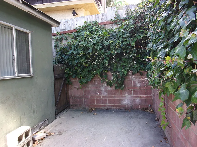 1233 1235 29th Street 2903 St #2906-A — Photo 18