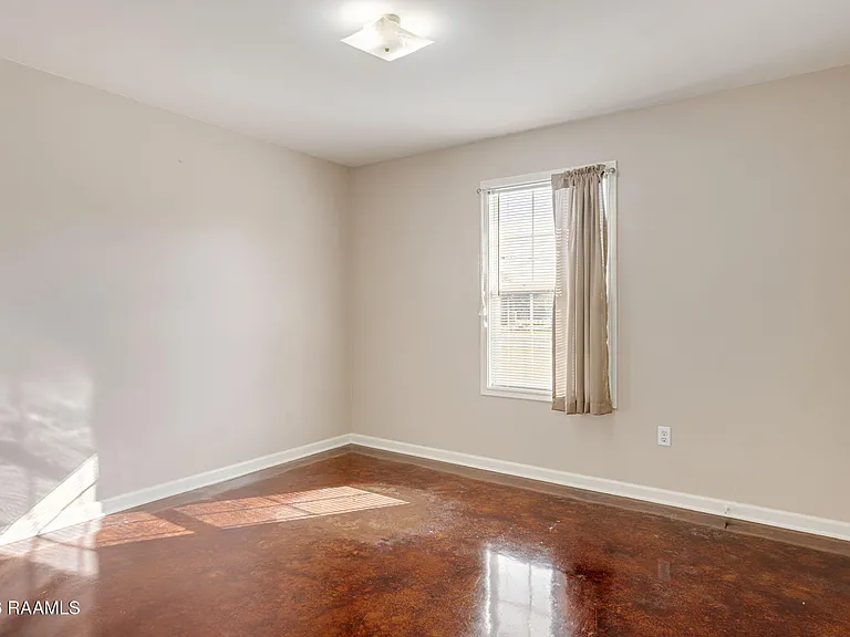 1026 Carmen Dr — Photo 24