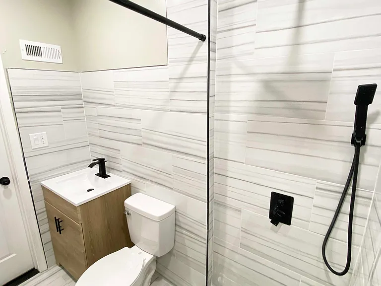 1426 W Rockland St #1 — Photo 13