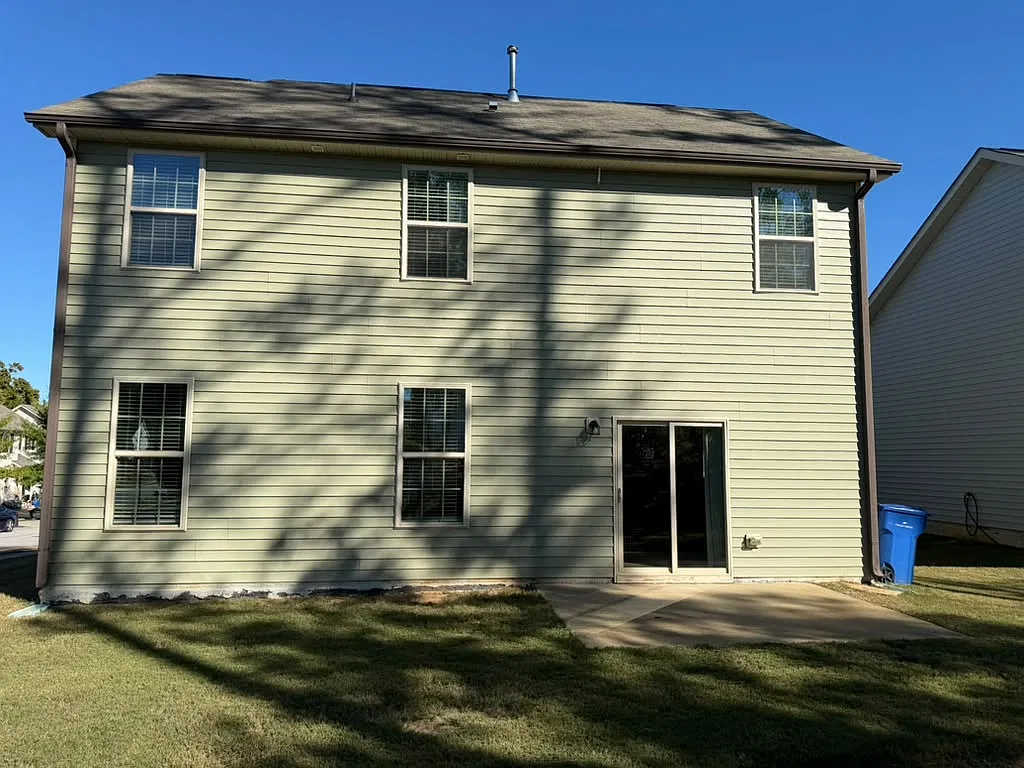 4 bed, 2.5 bath, $1,999 — Photo 3