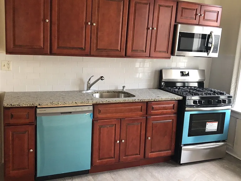 458-Abbington Apartments, LLC — Photo 9