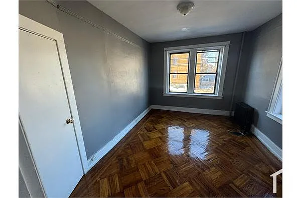 Building Photo - 329 Park Ave #4