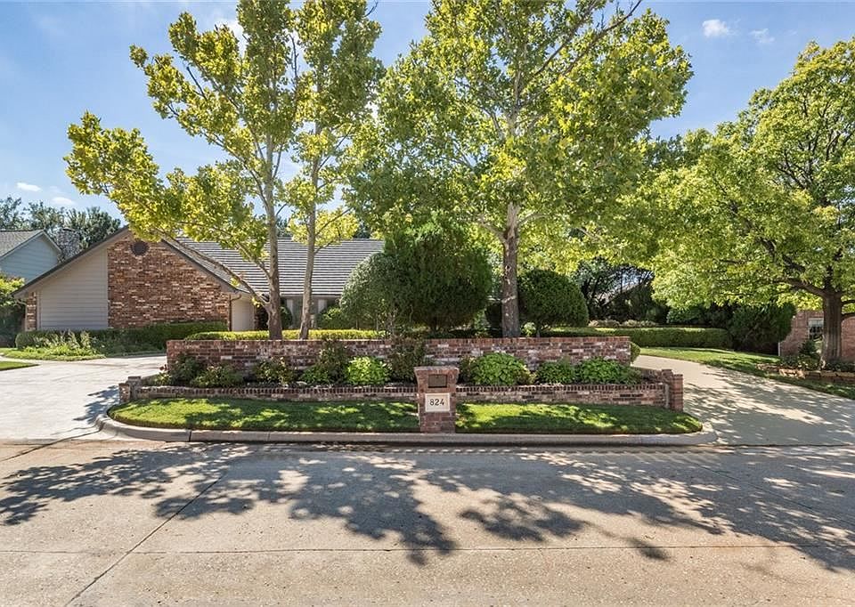 1st image of 824 Glenridge Dr