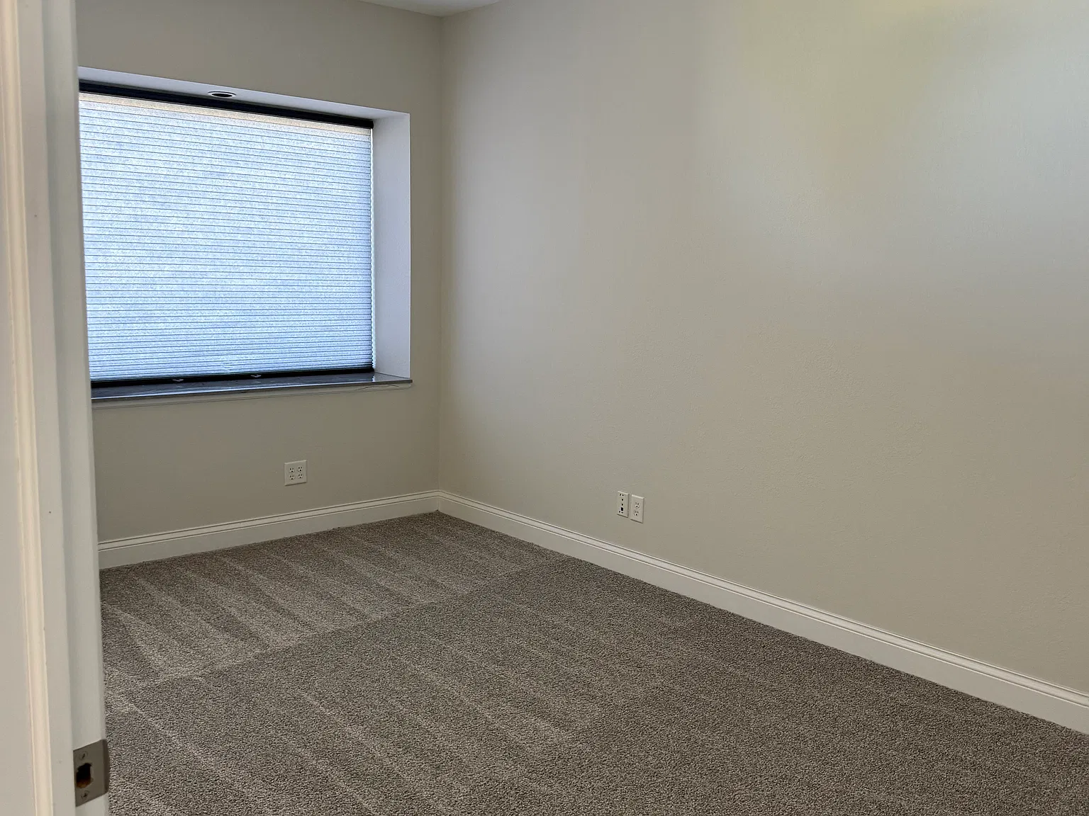 3 bed, 1300 sqft, $1,200 — Photo 3
