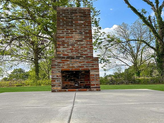 3rd image of 76680 Rosedale Rd