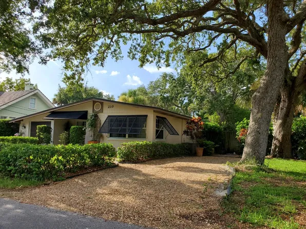 210 Oakwood Ave, New Smyrna Beach, FL 32169