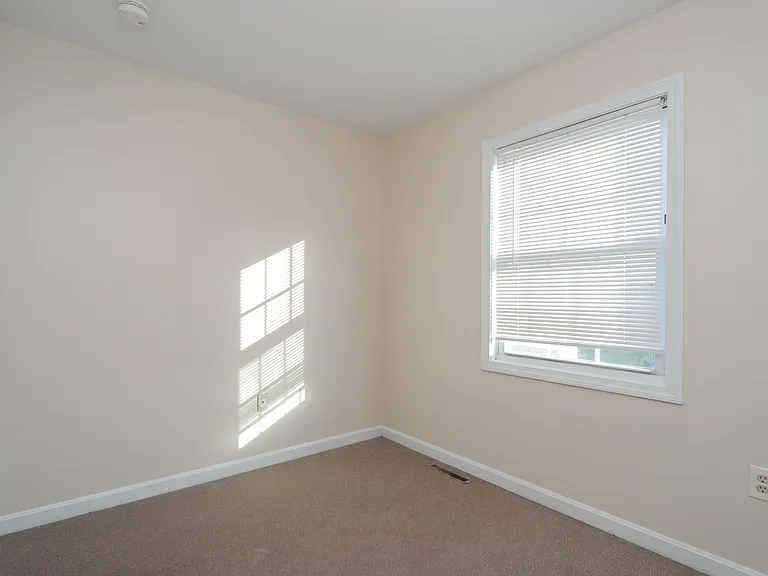 51-53 Winthrop St #R — Photo 31