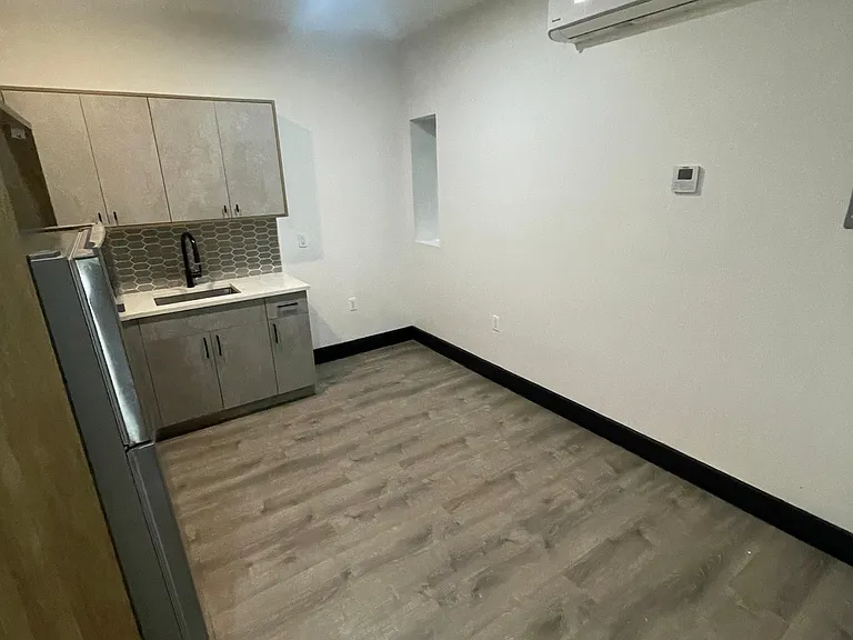 11 Thomas St #B1 — Photo 3