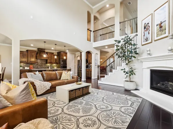 8914 Waters Ln, Rowlett, TX 75089